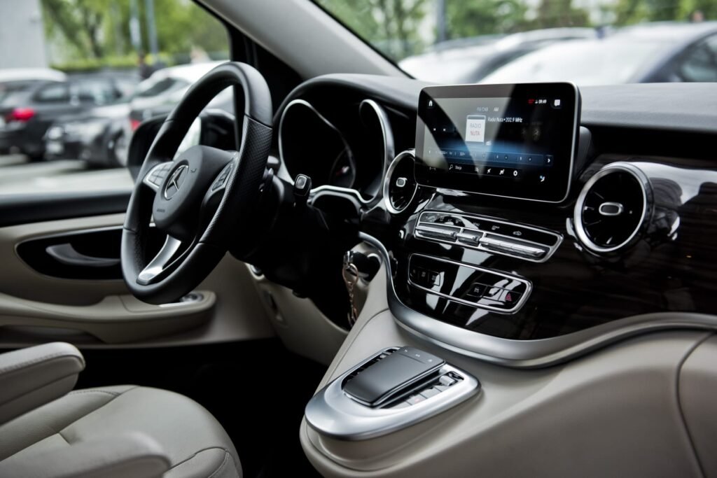 Private taxi from airport to Grand Paris luxury Mercedes-Benz chauffeur service