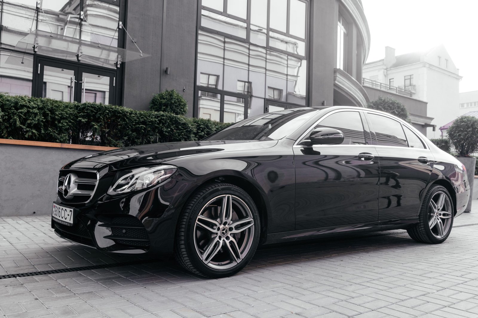 You are currently viewing Private Taxi from Airport to Grand Paris: The Complete Guide to Comfortable & Reliable Transfers